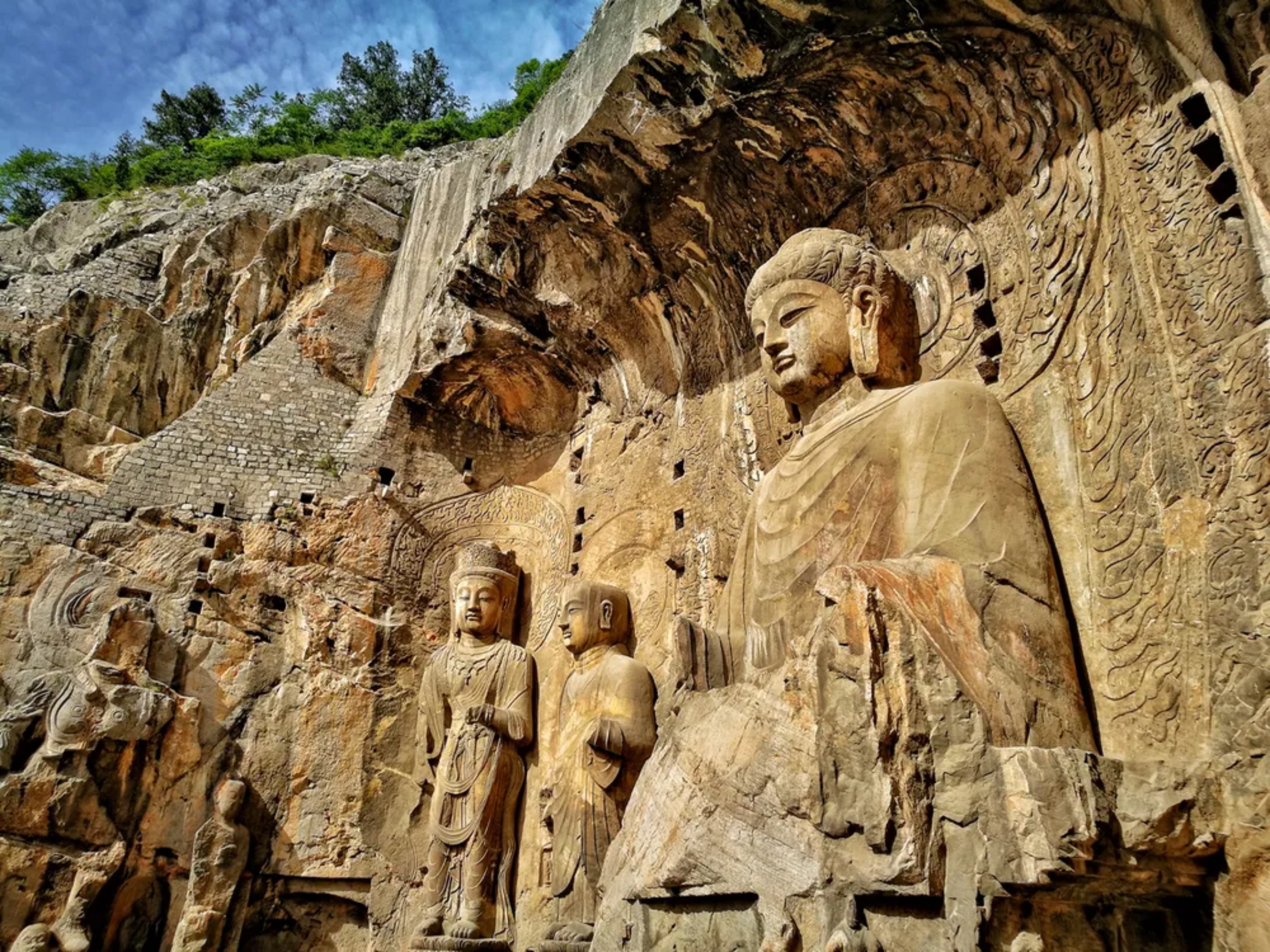 Longmen Grottoes in Luoyang